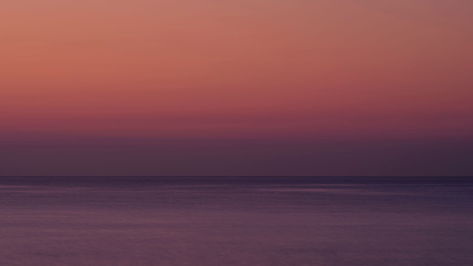夜明け前の静かな空